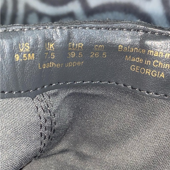 Grey suede ankle booties with zipper - Picture 5 of 8